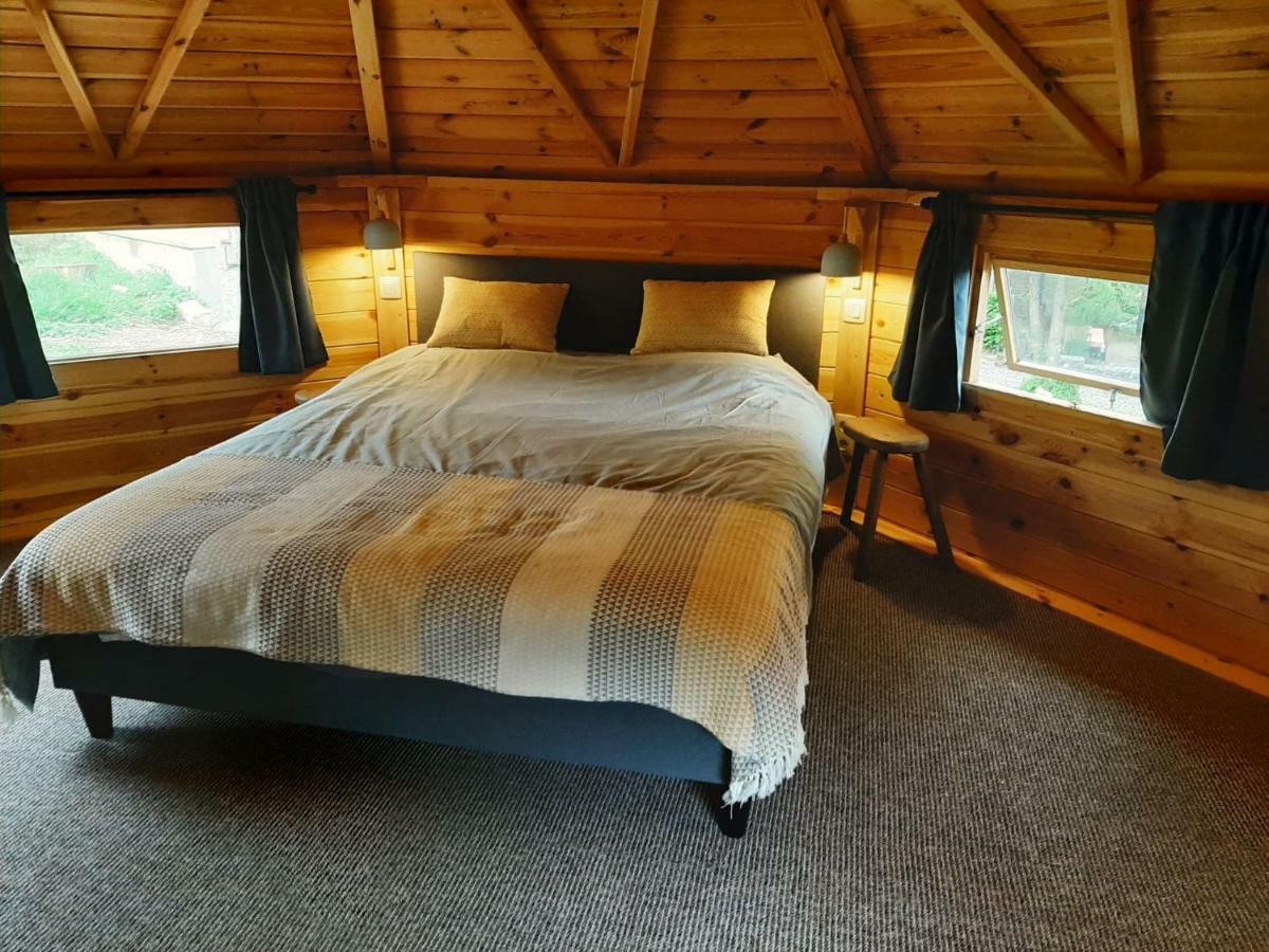 La Cabane De L'Atelier Bomal Luaran gambar