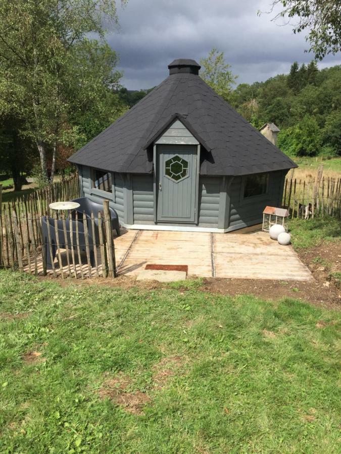 La Cabane De L'Atelier Bomal Luaran gambar